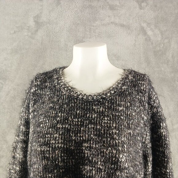NWT STYLE&CO Soft Fuzzy Sweater XL(16-18) BLK/WHITE Metallic Crew Pullover - Picture 3 of 13